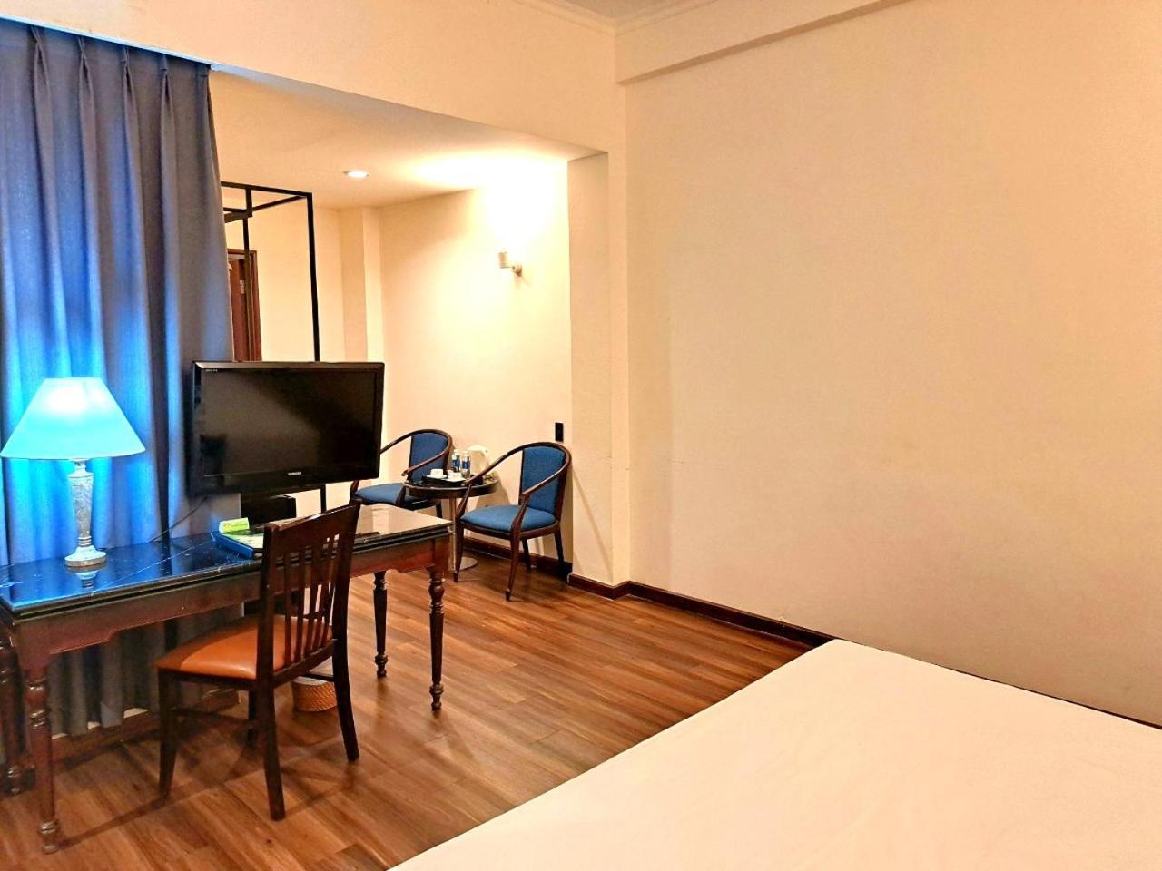 Liberty 2 Hotel Ho Chi Minh City Bagian luar foto