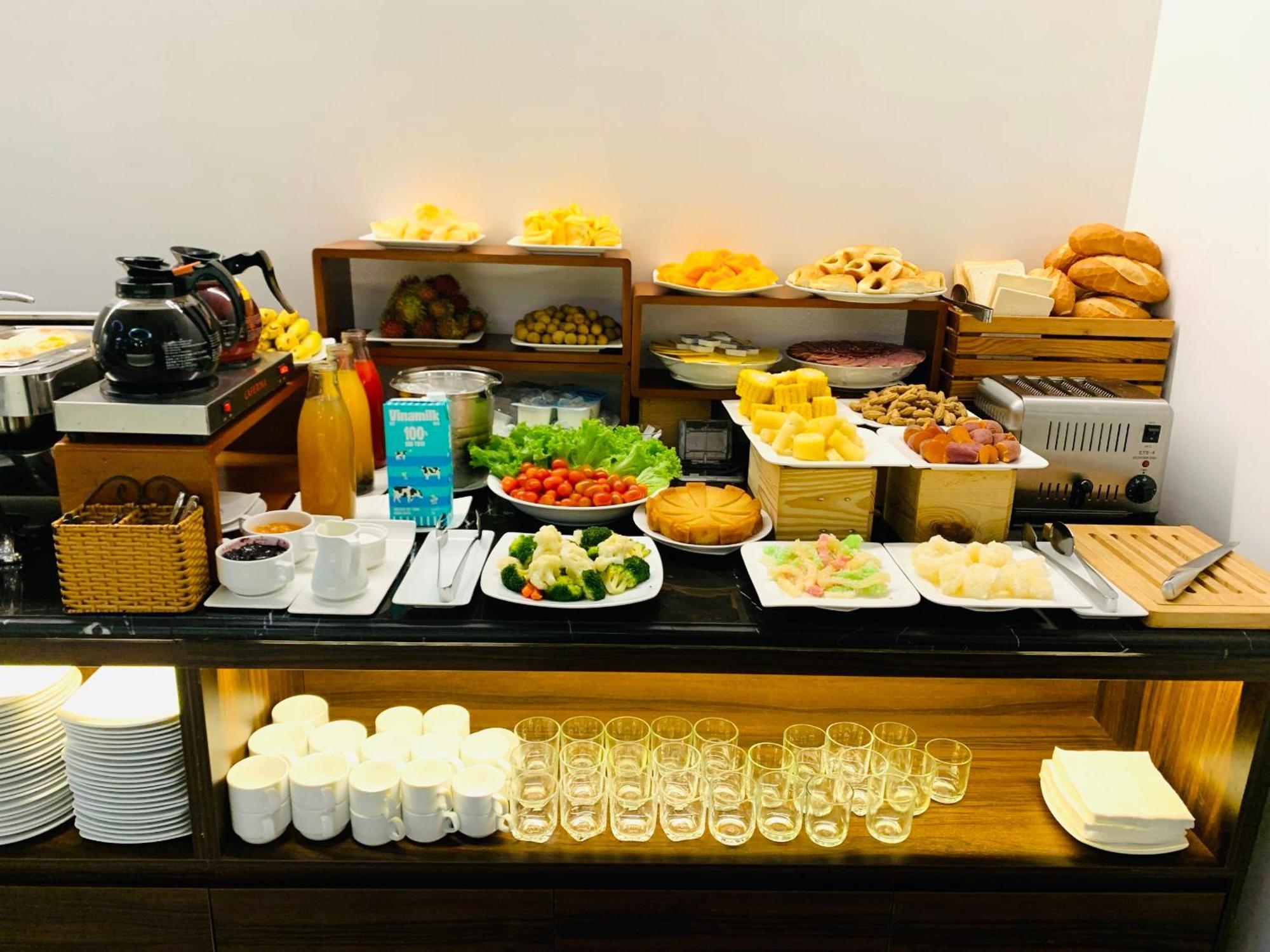 Liberty 2 Hotel Ho Chi Minh City Bagian luar foto