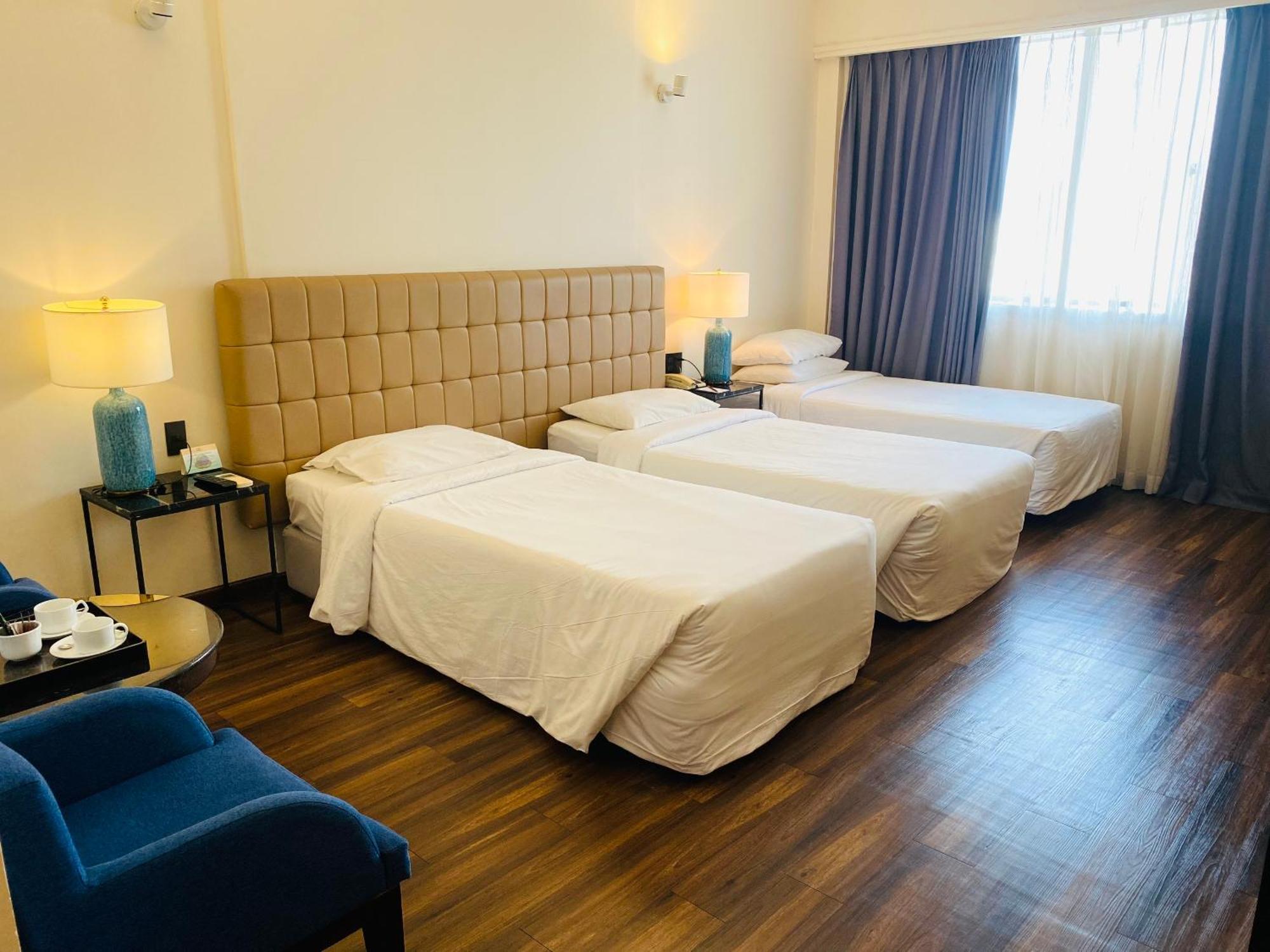 Liberty 2 Hotel Ho Chi Minh City Bagian luar foto